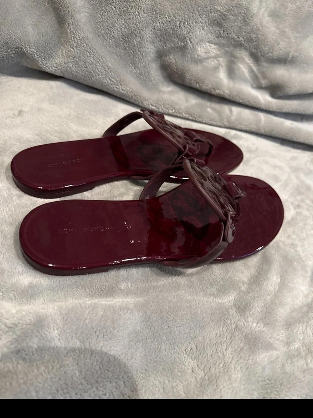 Tory Burch Patent Thong Sandals in Burgundy